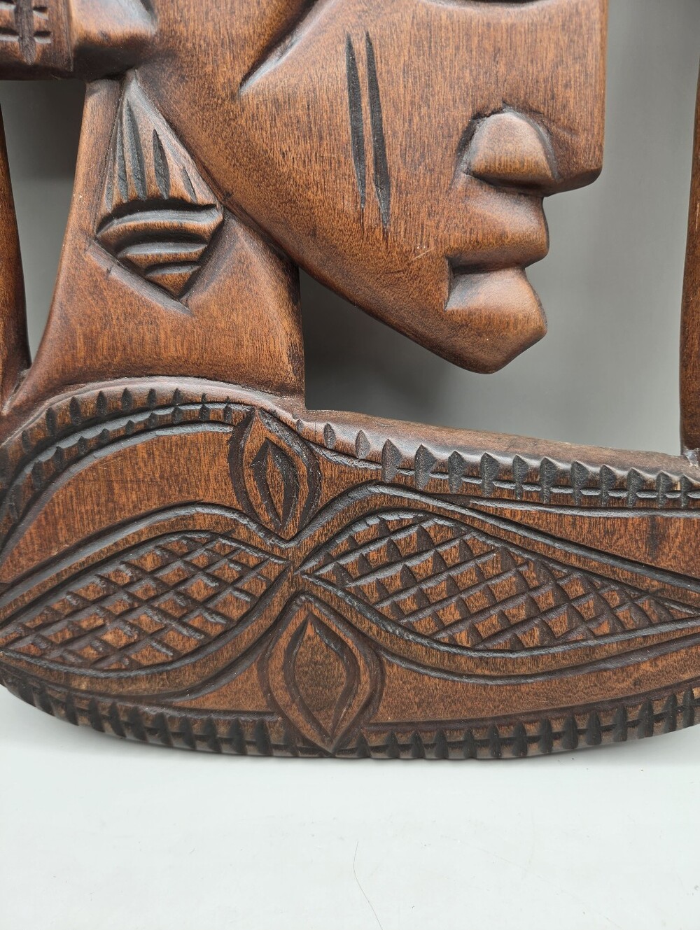 Vintage African Hand Carved Solid Wood Wall Plaque - Picture 3 of 6